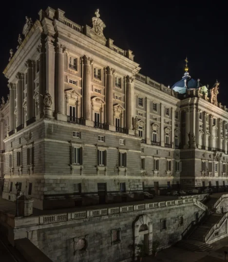 night-view-of-royal-palace-of-madrid-madrid-spa-2026-03-26-10-41-59-utc