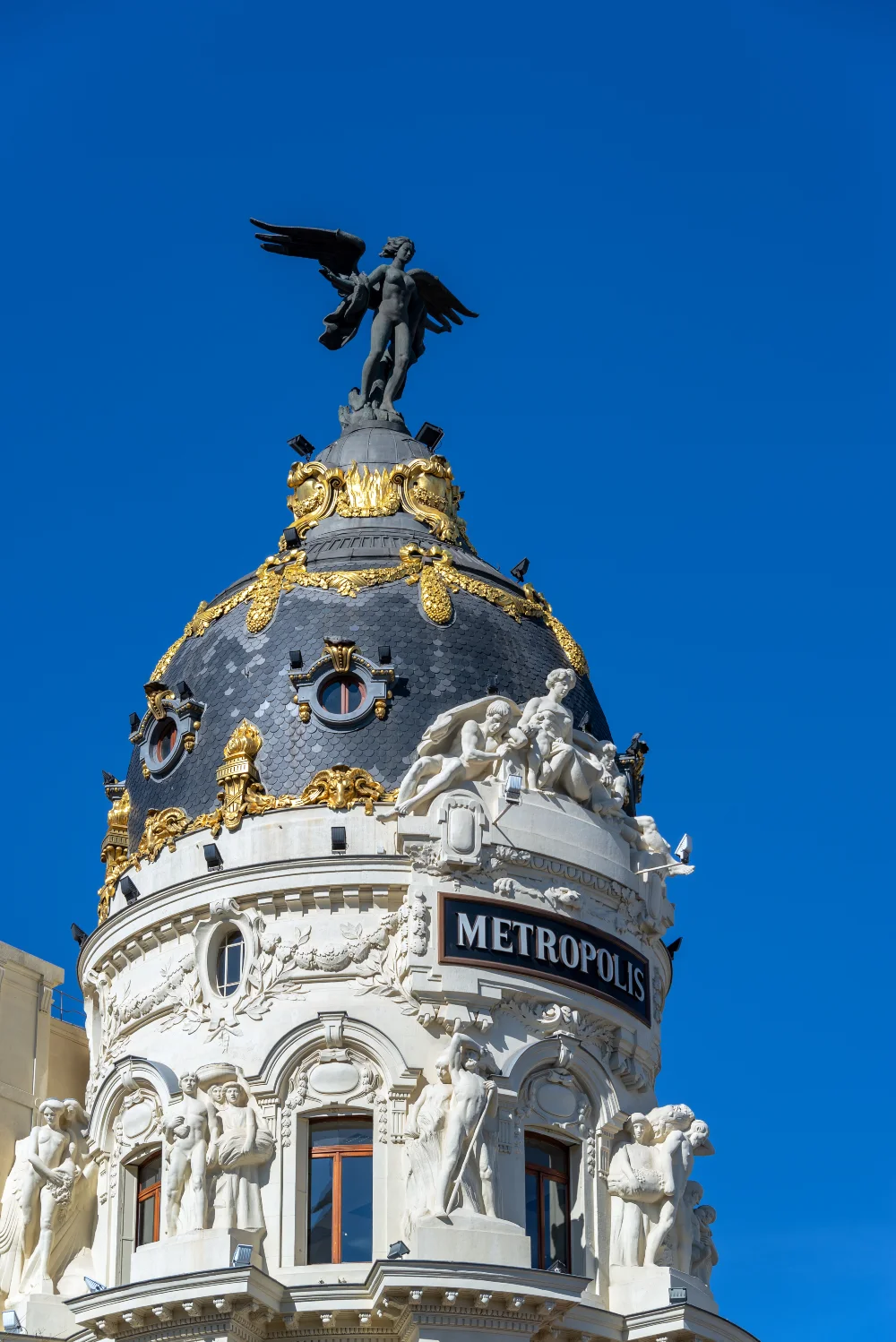 famous-and-historic-metropolis-building-in-madrid-2026-03-26-09-17-13-utc